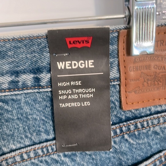 LEVI'S Premium Jeans Women WEDGIE Distressed Frayed Hem Straight Leg Size 34 NWT - Picture 7 of 8
